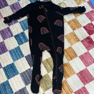 - Kyte baby 0-3 month sleeper zip up